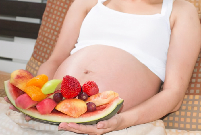 Mẹ bầu nên bổ sung nhiều loại trái cây để bổ sung vitamin, khoáng chất tốt cho hệ miễn dịch, tăng cường sức đề kháng