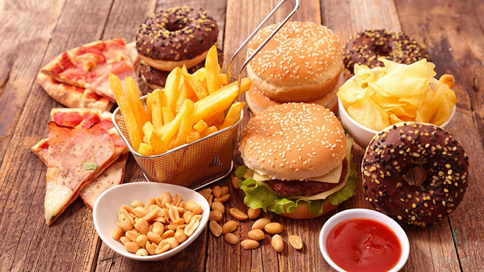 Thức ăn nhanh làm tăng gánh nặng cho hệ tiêu hóa