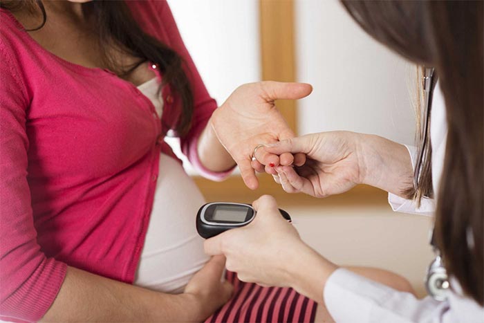 Ăn sung nhiều có thể khiến mẹ bầu 3 tháng đầu bị hạn đường huyết