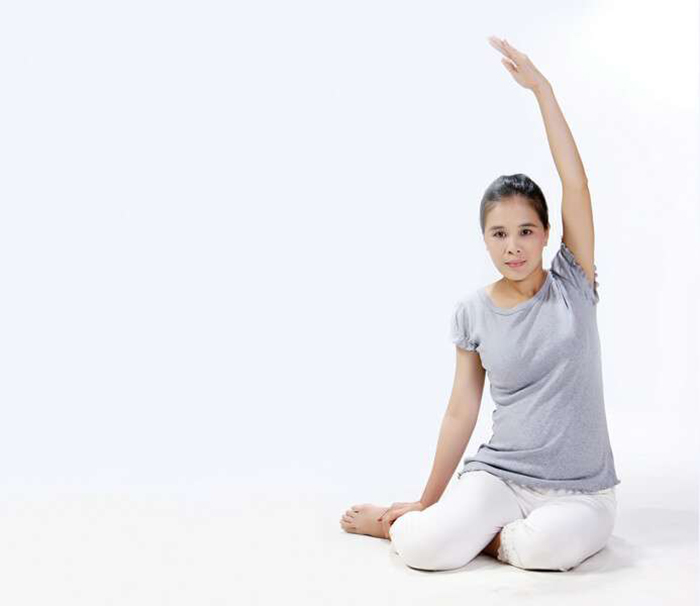 Mẹ bầu chỉ nên tập yoga những động tác đơn giản, nhẹ nhàng