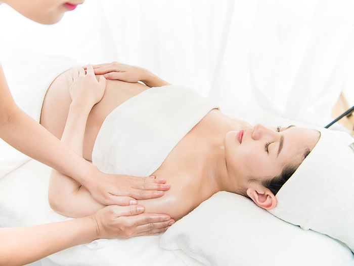 Massage giúp mẹ bầu thư giãn và giảm đau hiệu quả