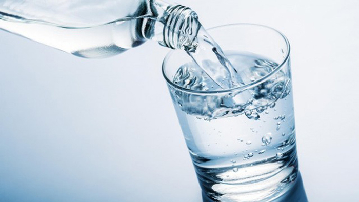 Uống nhiều nước lọc trước khi nội soi đại tràng