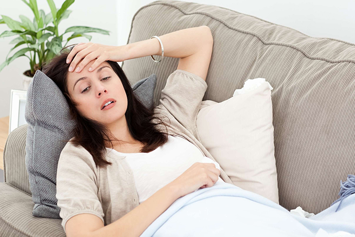 Phụ nữ mang thai 3 tháng đầu nên chú ý phân biệt cảm cúm và cảm lạnh để điều trị đúng cách