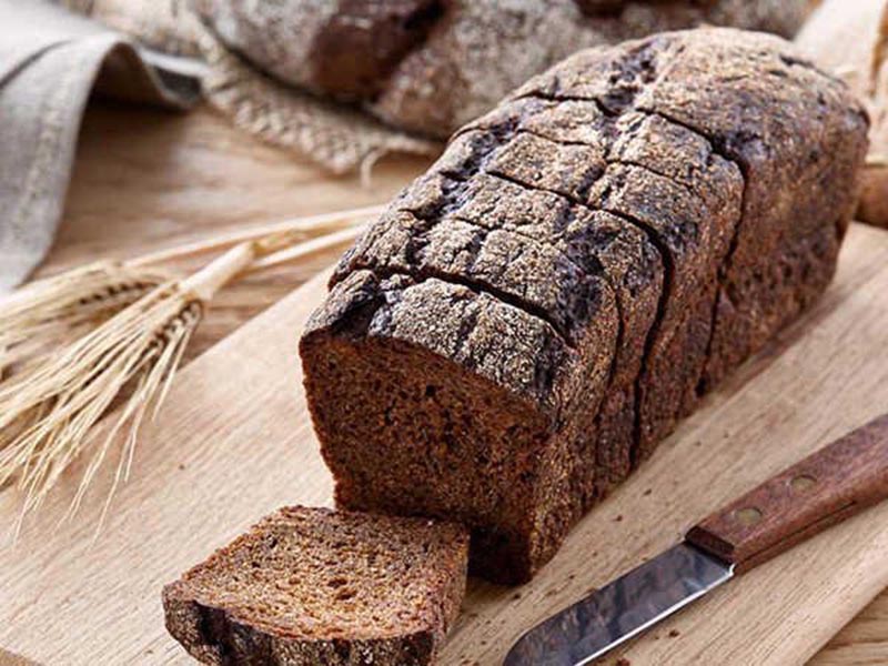Ăn bánh mì lúa mạch đen là cách giảm đau dạ dày hiệu quả