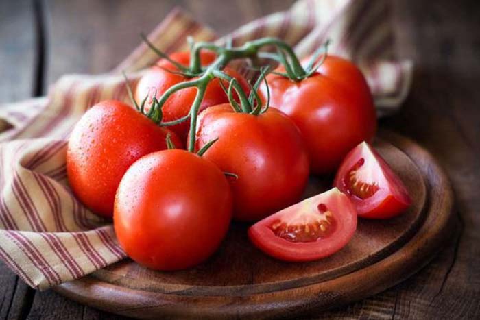 Cà chua có chứa sắt giúp phòng tránh nguy cơ thiếu máu ở mẹ bầu 3 tháng