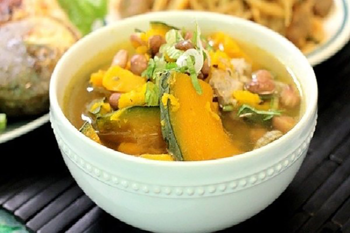 Canh bí đỏ hầm xương bổ dưỡng