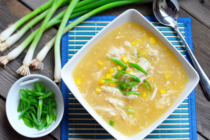 Trong ngày đầu tiên sau nội soi, nên ăn các thức ăn mềm dễ tiêu như cháo, canh, súp