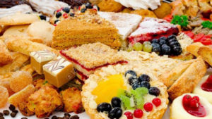 Bánh ngọt là món ăn chứa nhiều chất béo không bão hòa không tốt cho người đau dạ dày