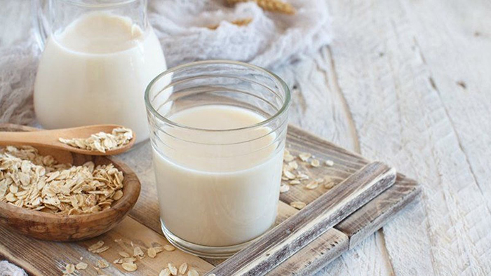 Sữa yến mạch chứa nhiều chất dinh dưỡng tốt cho sức khỏe mẹ bầu 3 tháng