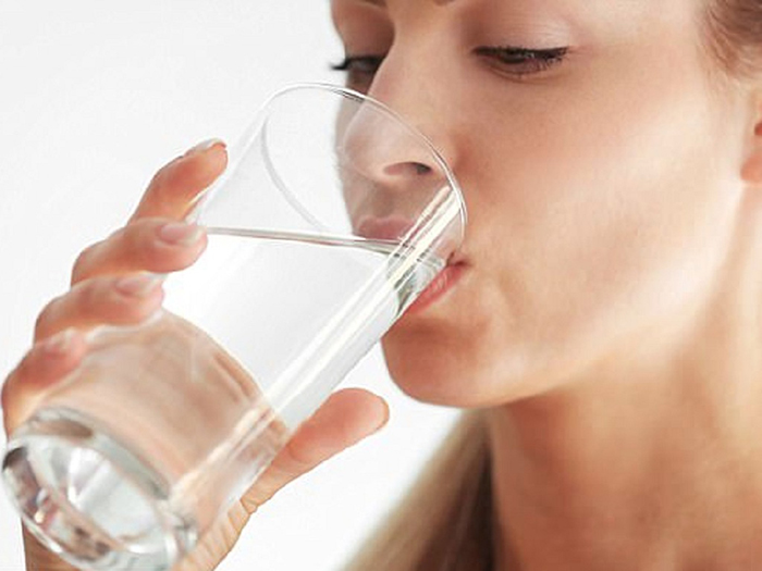 Bệnh nhân không được uống bất cứ nước gì kể cả nước lọc trước khi nội soi dạ dày tối thiểu 2 tiếng