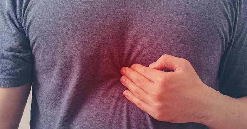 Đau bụng về chiều do bệnh dạ dày thường xuất hiện ở vùng thượng vị.