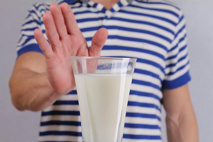 Người bệnh không được uống sữa trước khi nội soi dạ dày để không ảnh hưởng khả năng quan sát khi nội soi