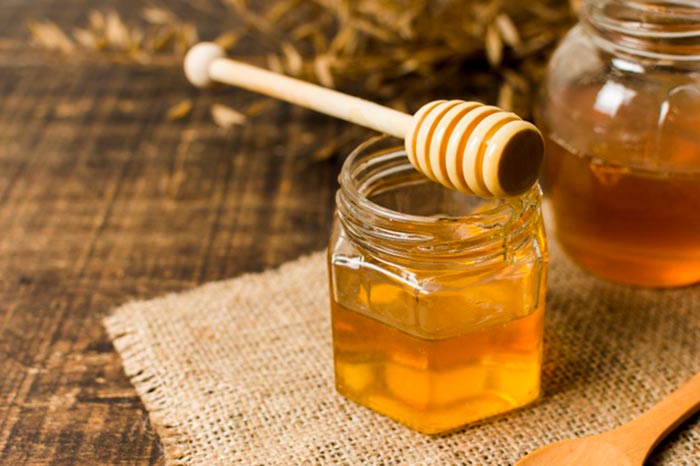 Trong mật ong có nhiều hoạt chất kháng sinh tự nhiên tốt cho người bệnh đau dạ dày