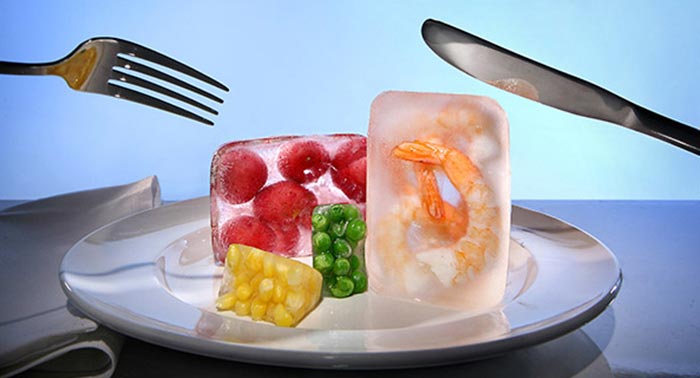 Sử dụng thức ăn quá lạnh có thể khiến tình trạng viêm loét nghiêm trọng hơn 