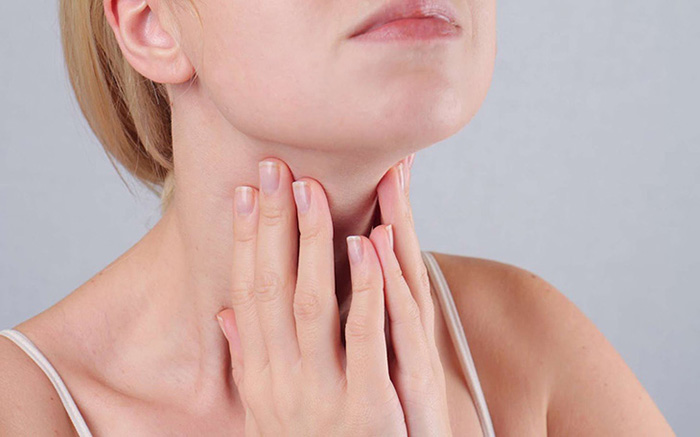 Đau họng là một trong những triệu chứng thường gặp sau khi nội soi dạ dày