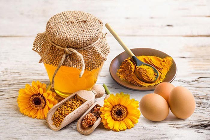 Trứng gà mật ong và nghệ rất có lợi cho người bệnh bị đau dạ dày mãn tính