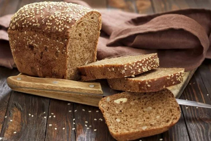 Người đau dạ dày nên ăn bánh mì đen giúp thấm hút dịch vị dạ dày