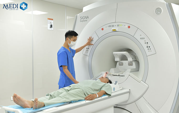Thiết bị chẩn đoán hình ảnh hiện đại cho kết quả chính xác.