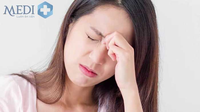 Có nhiều nguyên nhân khiến tình trạng đau đầu sau kéo dài