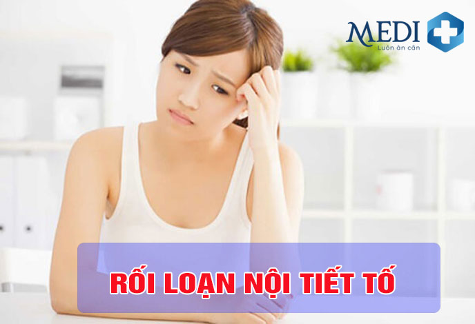 Máu kinh màu đen tích tụ ứ đọng do rối loạn nội tiết tố ở nhiều chị em.