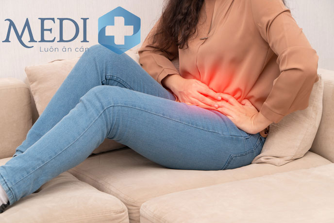 Đau vùng bụng dưới, đau nhói hoặc quặn là các triệu chứng đau bụng kinh thường gặp