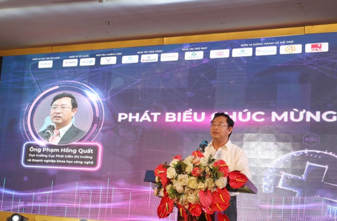 Tiến sĩ Phạm Hồng Quất phát biểu