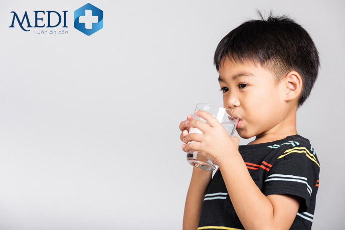 Bù nước, điện giải giúp hỗ trợ điều trị tiêu chảy ở trẻ hiệu quả