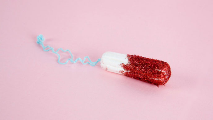 Chị em có thể sử dụng tampon thay thế cốc nguyệt san hoặc băng vệ sinh