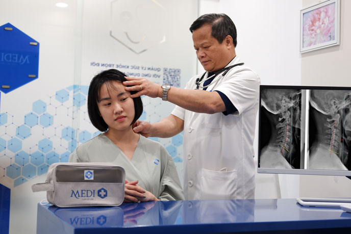 Khám và điều trị thoái hóa khớp với Tiến sĩ Bác sĩ Lê Quốc Việt - MEDIPLUS