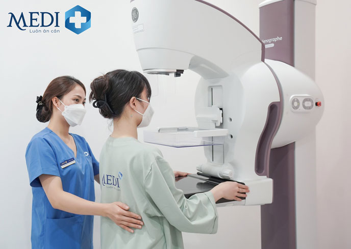 Phụ nữ từ 40 tuổi trở lên nên tiến hành sàng lọc ung thư vú hàng năm 