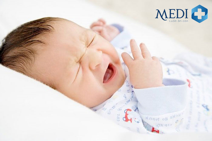 Có nhiều nguyên nhân khiến trẻ sơ sinh bị nghẹt mũi cha mẹ cần chú ý