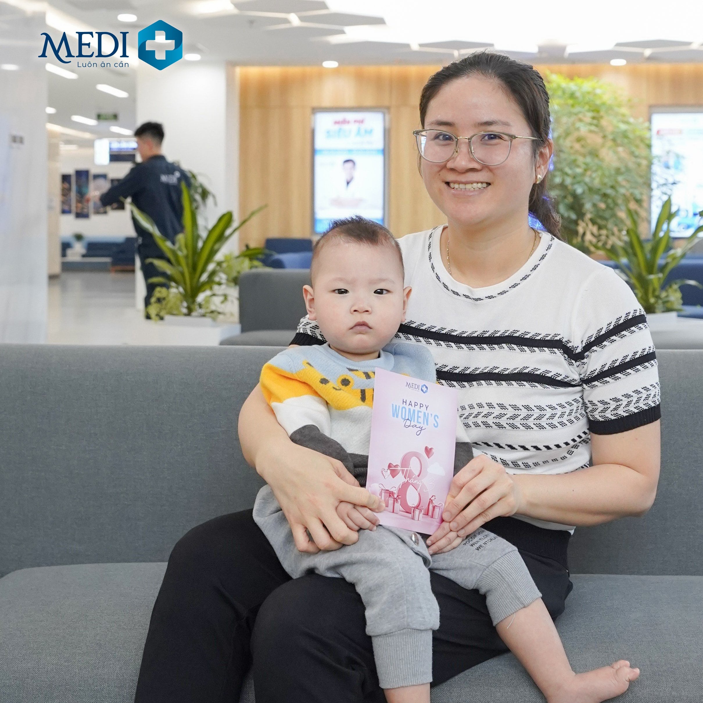 “Ôi, chị đi khám làm 3 dịch vụ mà có đến 2 cái được ưu đãi rồi. Cảm ơn MEDIPLUS”