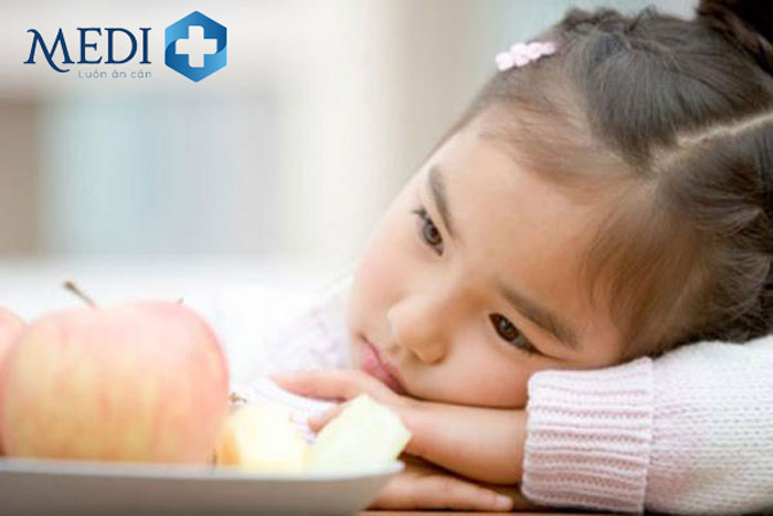 Thiếu sắt khiến cho trẻ mệt mỏi, xanh xao, lười vận động