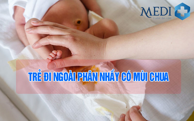 Trẻ sơ sinh đi ngoài có mùi chua và nhầy – Tín hiệu “kêu cứu” từ hệ tiêu hóa