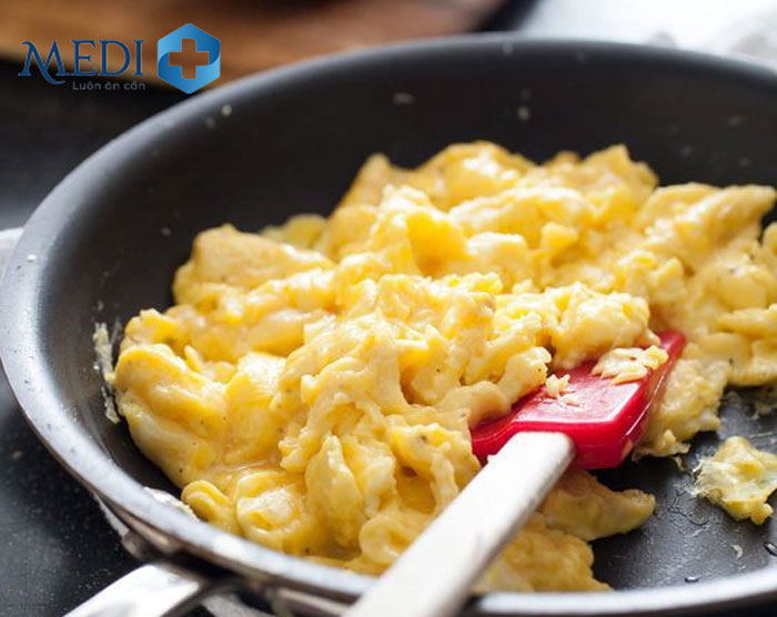 Món trứng khuấy cách làm đơn giản thích hợp với các bữa nhẹ