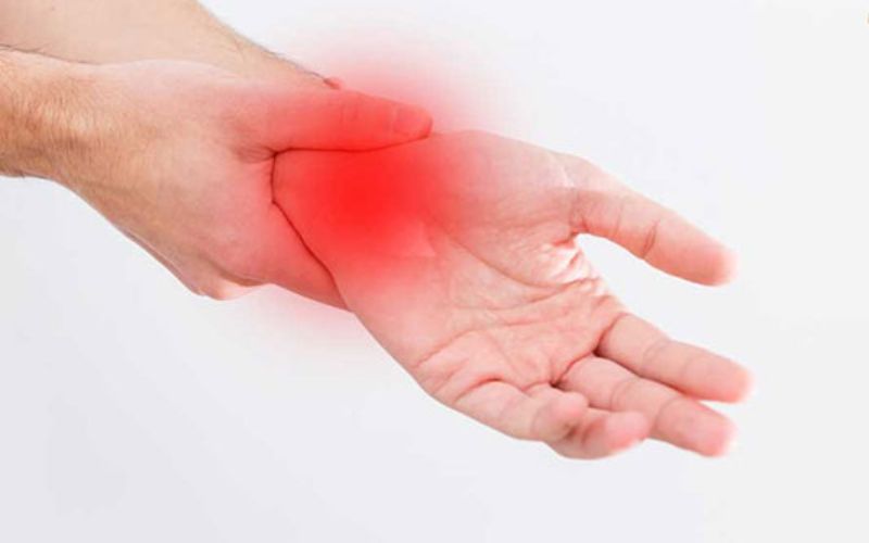 Đau khớp cổ tay là triệu chứng của bệnh gì?