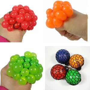 Sử dụng bóng tập (Stress Ball) hoặc quả cầu nhỏ để mát-xa cổ tay