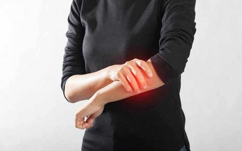Bị đau cánh tay trái, cảnh báo bệnh gì? Mách bạn cách điều trị hiệu quả