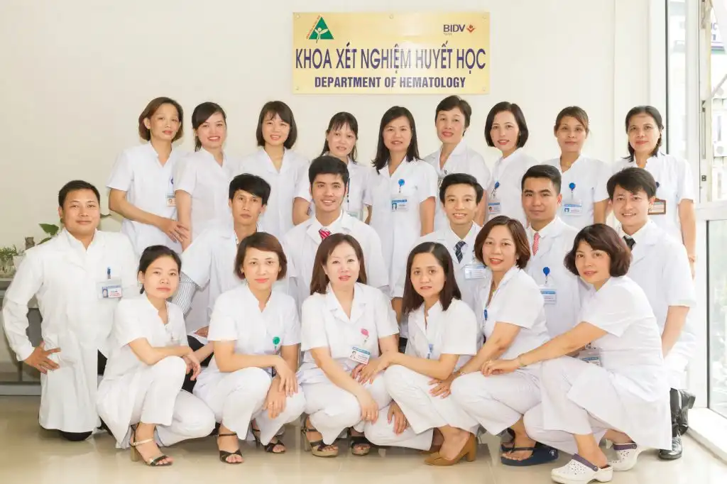 Đội ngũ y bác sĩ tận tâm và có chuyên môn cao tại bệnh viện Việt Đức