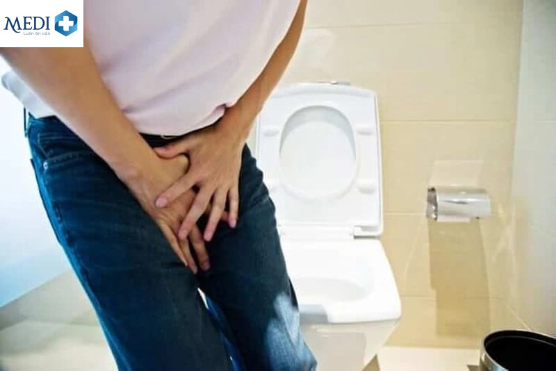 Tiểu buốt ở nam: Triệu chứng và phương pháp điều trị