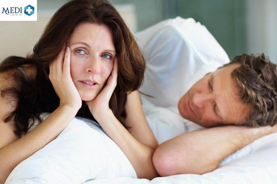 Quan hệ tình dục an toàn hạn chế các tình trạng đau tinh hoàn do viêm nhiễm