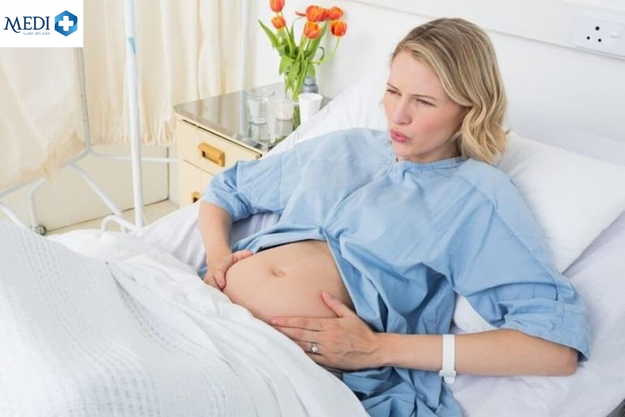 Vỡ ối nhưng chưa đau đẻ có nguy hiểm không? Mẹ cần lưu ý gì?