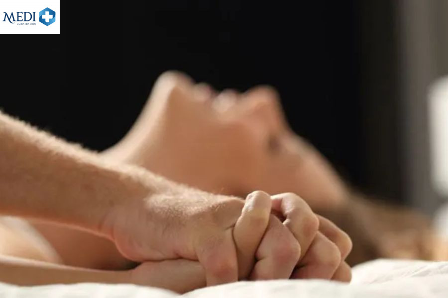 Nữ xuất tinh bao nhiêu tinh dịch?