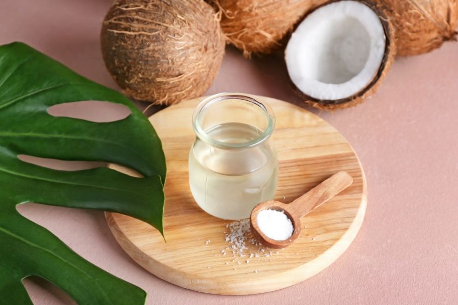 Cách trị rạn da cho bà bầu tại nhà bằng dầu dừa