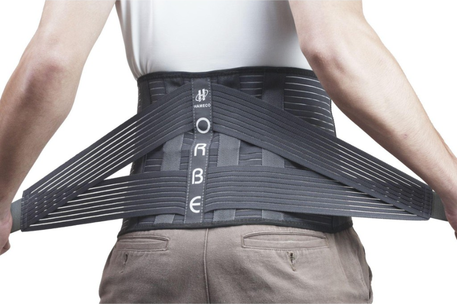 Đeo nẹp cột sống là 1 trong 3 cách chữa cột sống 