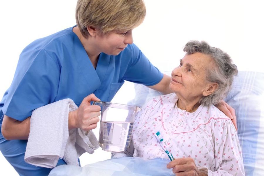 2 Cách chăm sóc sau mổ bắt vít cột sống