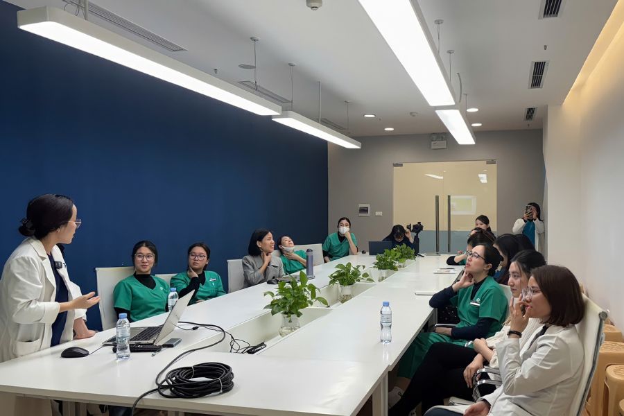 Mediplus luôn chú trọng đào tạo, nâng cao năng lực chuyên môn cho đội ngũ y bác sĩ và nhân viên y tế.