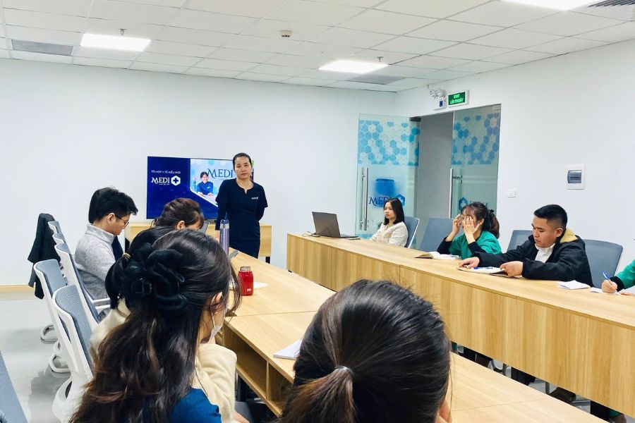 Mediplus luôn đặt yếu tố con người và sự quan tâm, ân cần lên hàng đầu