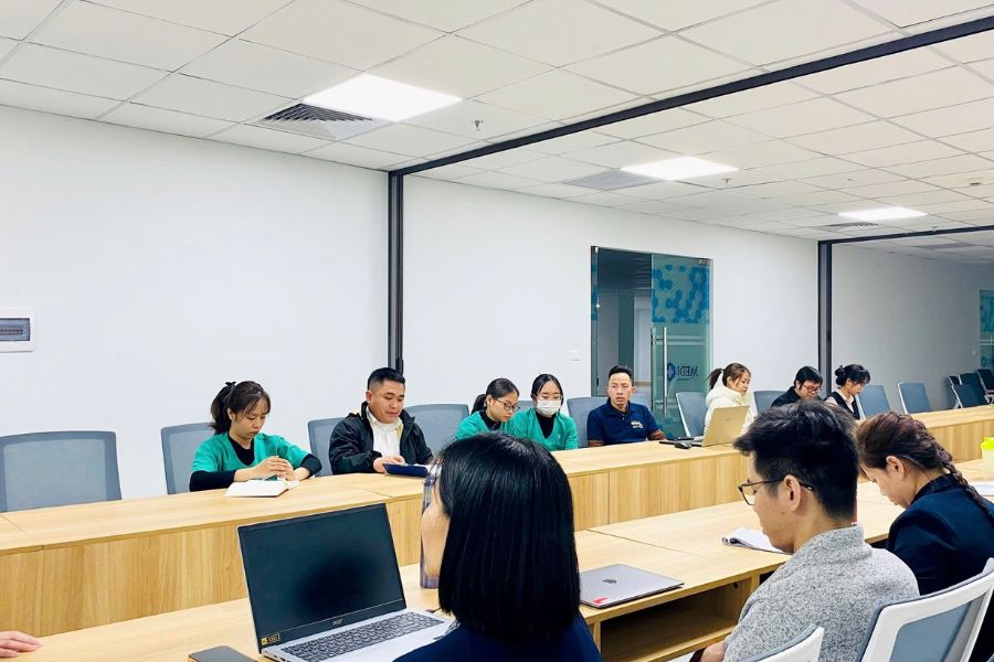 Buổi đào tạo diễn ra trong không khí sôi nổi, cởi mở với sự đóng góp ý kiến tích cực từ CBNV