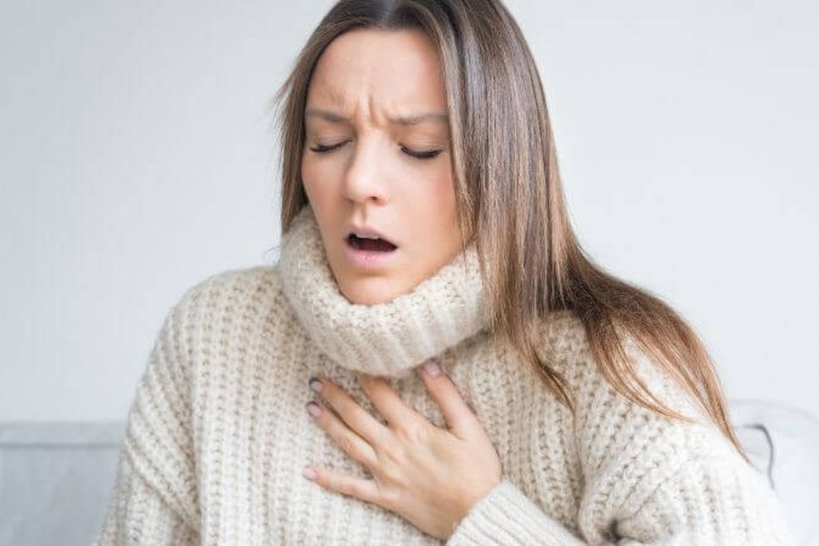 Sau khi cắt tuyến giáp có thể khó thở